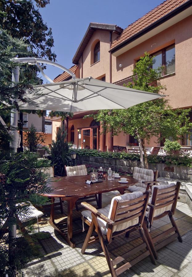 Hotel Anita House Perushtitsa Esterno foto