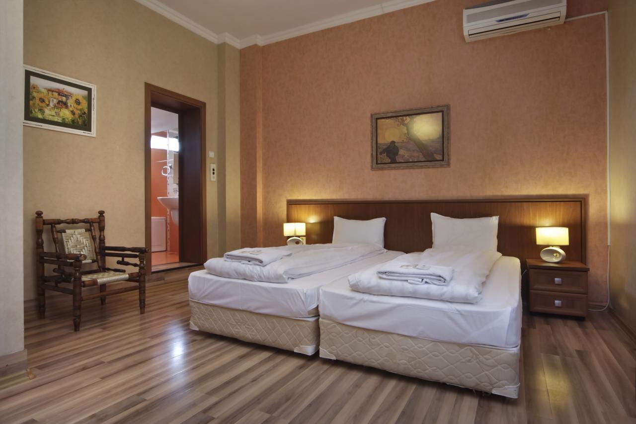 Hotel Anita House Perushtitsa Esterno foto