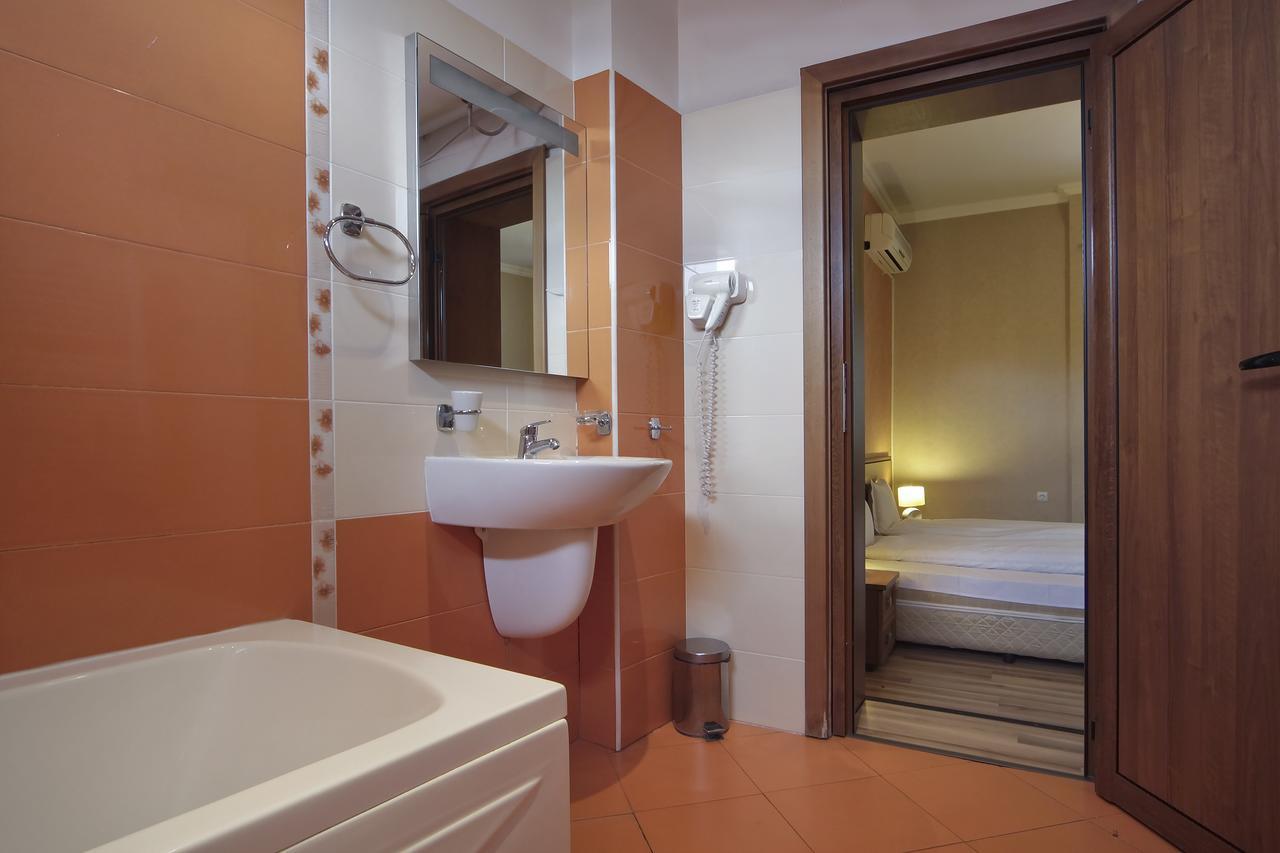 Hotel Anita House Perushtitsa Esterno foto