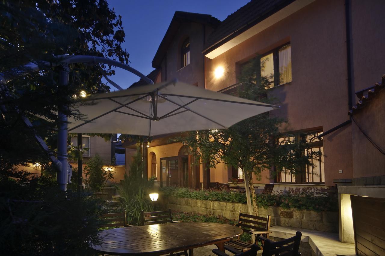Hotel Anita House Perushtitsa Esterno foto
